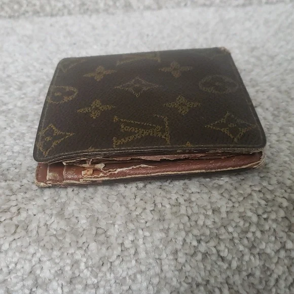 Louis Vuitton Monogram bifold wallet Authentic - Picture 5 of 8